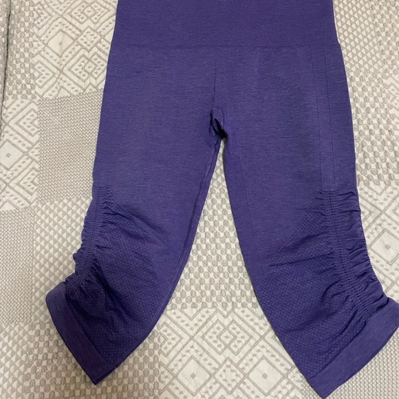 lululemon athletica Pants - Lululemon In the Flow Crop Leggings Size 6